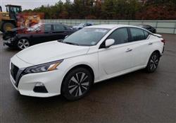 نيسان ألتيما